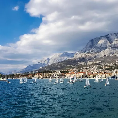 Gorgeous In With Wifi Μακάρσκα